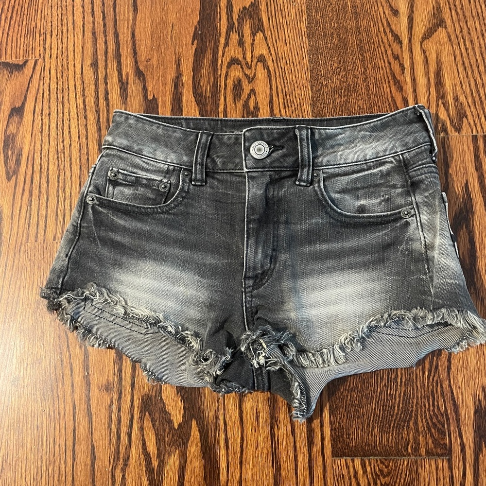 American Eagle black light washed high waisted Denim shorts.